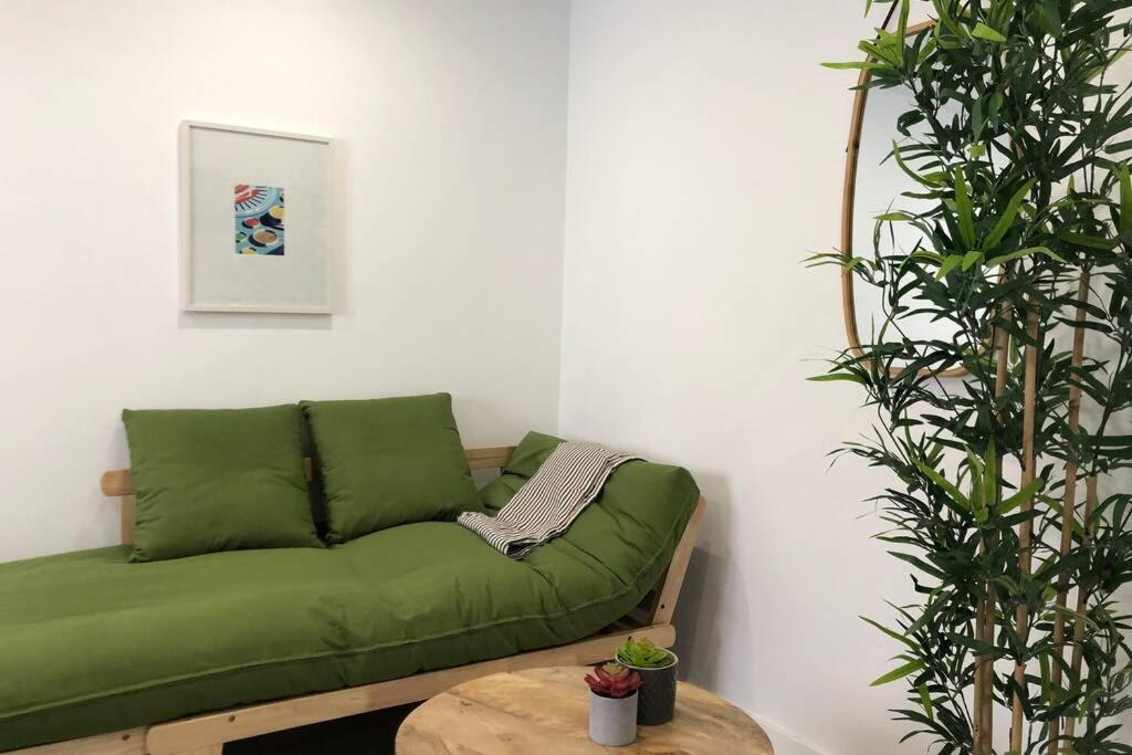M3 Terrace. Cool Apartment 15 Min Center By Metro Есплуґес-де-Льобреґат Екстер'єр фото