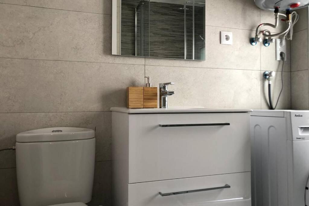 M3 Terrace. Cool Apartment 15 Min Center By Metro Есплуґес-де-Льобреґат Екстер'єр фото